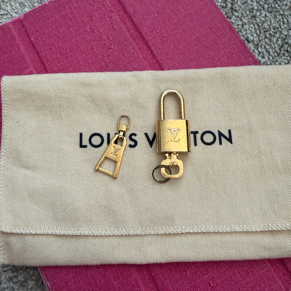 Louis Vuitton Gold Key Holder Set